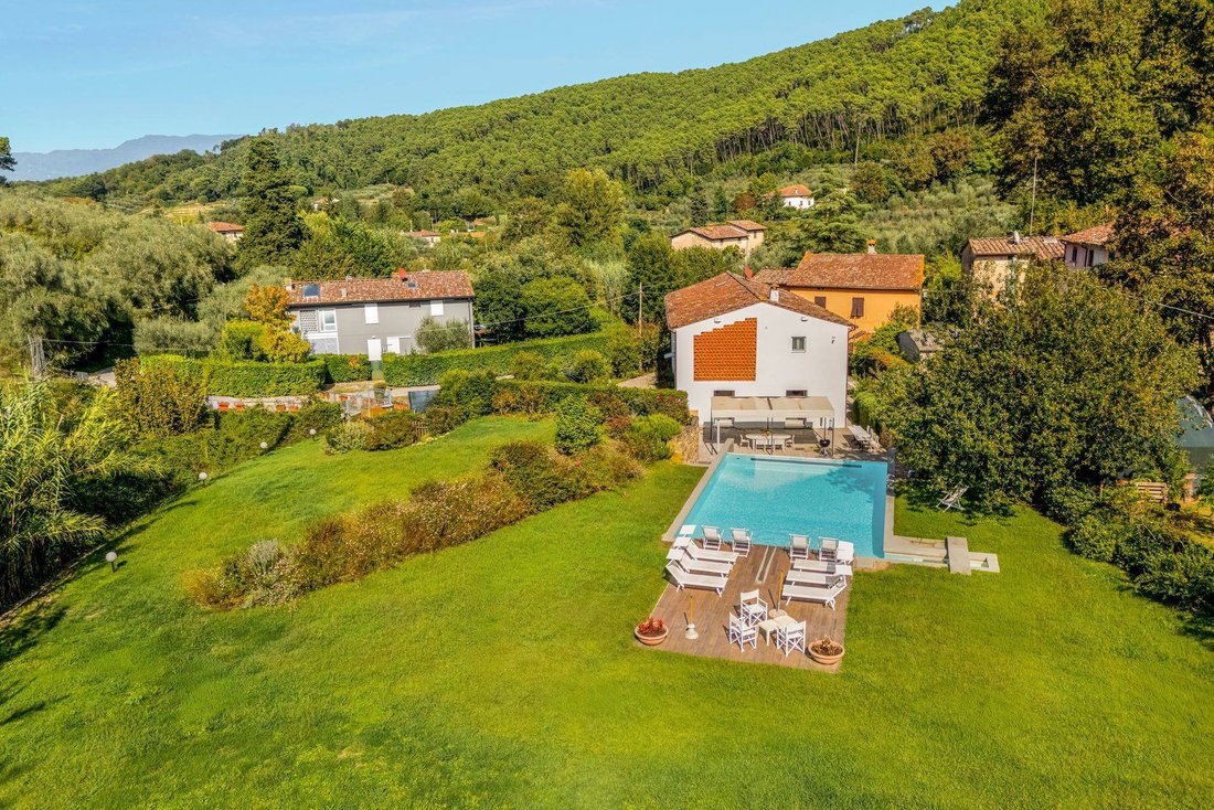 Villa in Saint Mary del Giudice - San Lorenzo a Vaccoli, Lucca, Tuscany 2 - 15054803