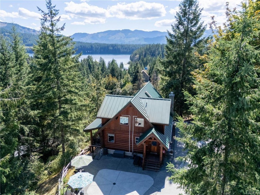 House in Lake Cowichan, British Columbia, Canada 2 - 16214047