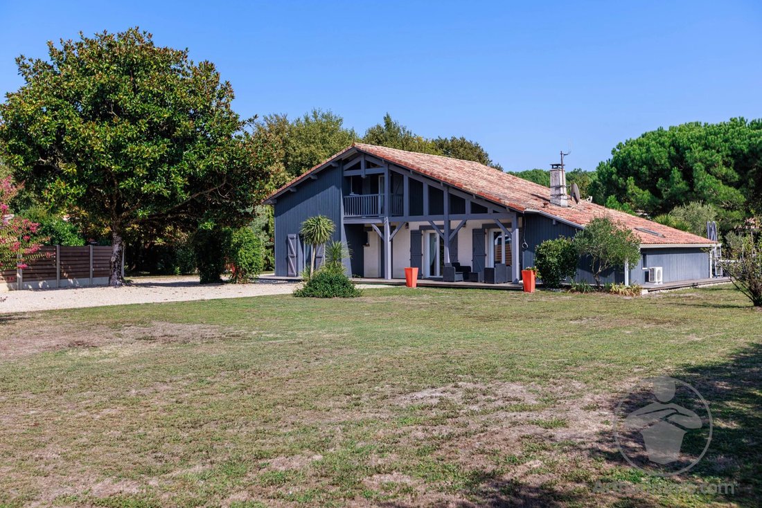Estate in Sanguinet, Nouvelle-Aquitaine, France 3 - 15069966