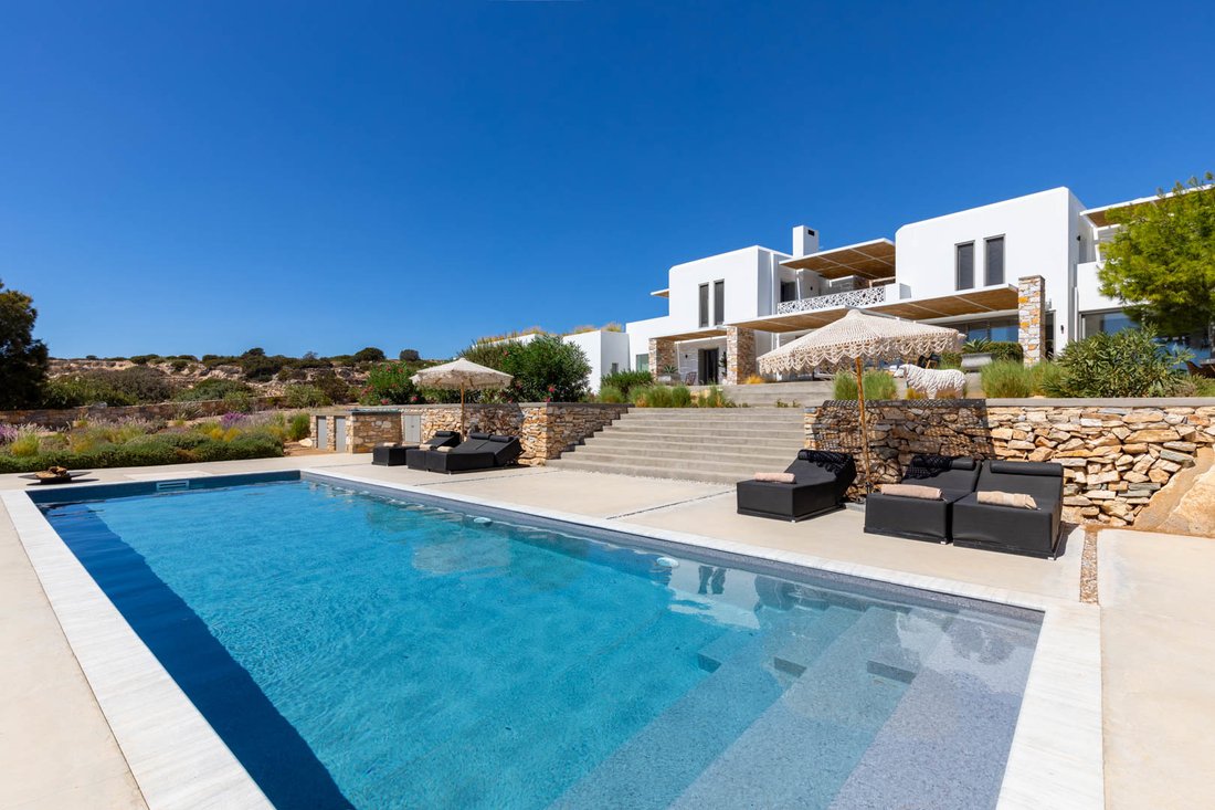 Villa in Paros, Aegean, Greece 3 - 13981715