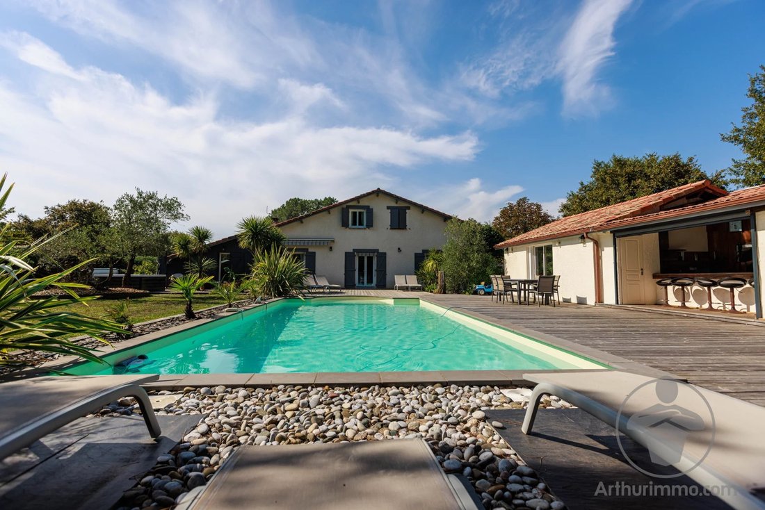 Estate in Sanguinet, Nouvelle-Aquitaine, France 4 - 15069966
