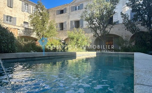 Castello a Arles, Provenza-Alpi-Costa Azzurra, Francia 1