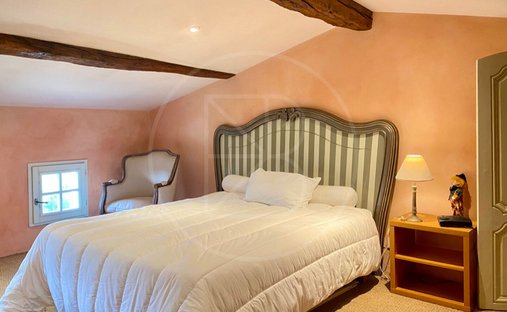 Elegant 19th Century Château Near Saint émilion – Authenticity, Refinement And Exceptional Potential