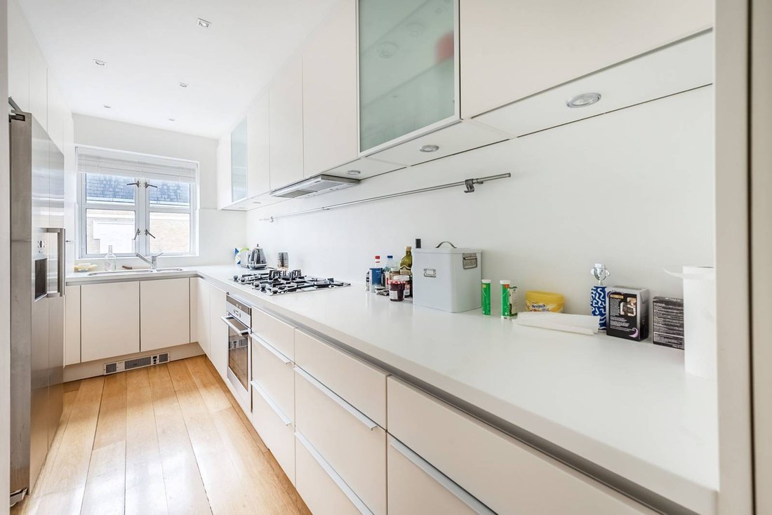 Apartment in Campden Hill, Kensington And Chelsea, England 1 - 16211564
