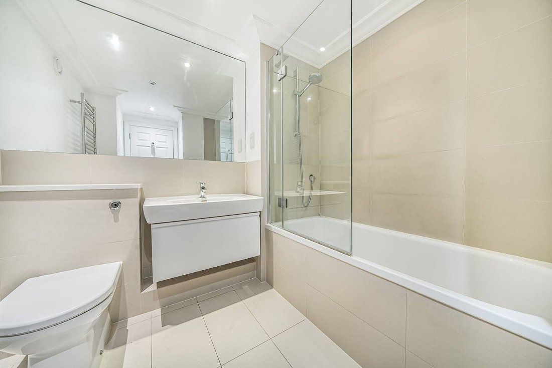 Apartment in Campden Hill, Kensington And Chelsea, England 3 - 16211586