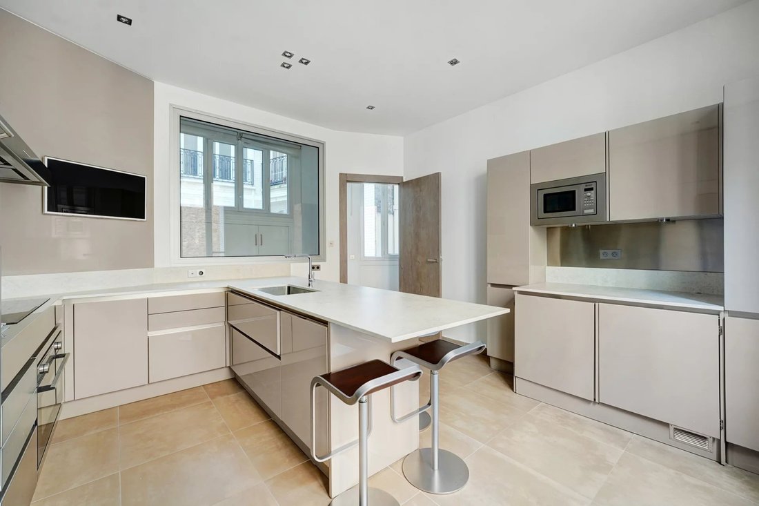 Apartment in Porte Dauphine, Paris 16e Arrondissement, Paris 5 - 16209378