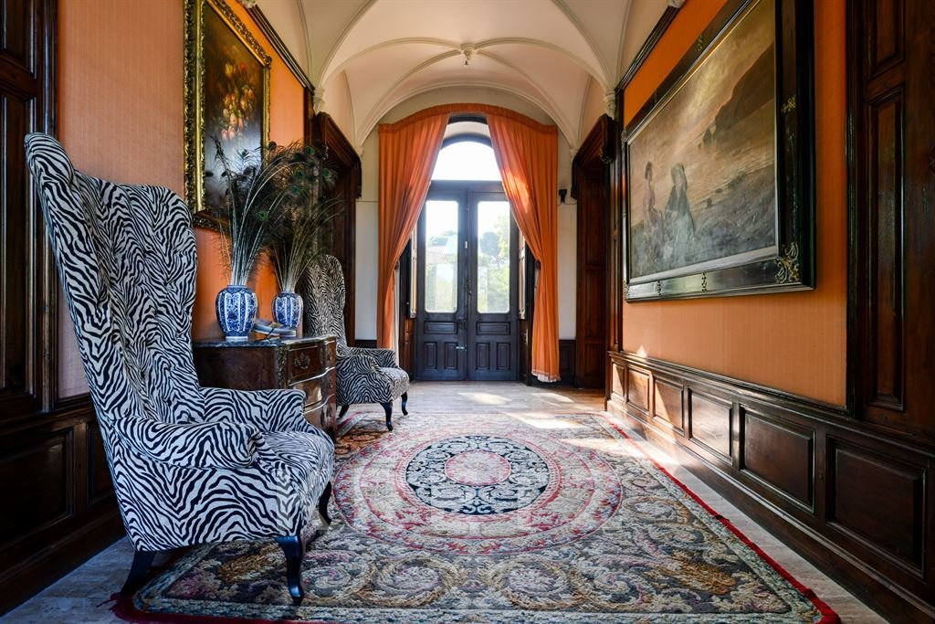 A Loire-Inspired Castle Where Time Stands Still Near Sunlit Shores