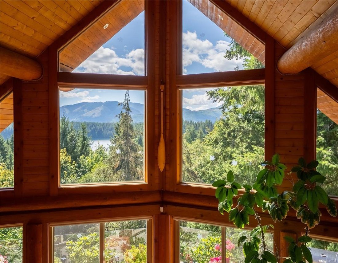 House in Lake Cowichan, British Columbia, Canada 1 - 16214047
