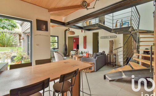 Castle for Sale in La Ferté-Bernard, Pays de la Loire, France