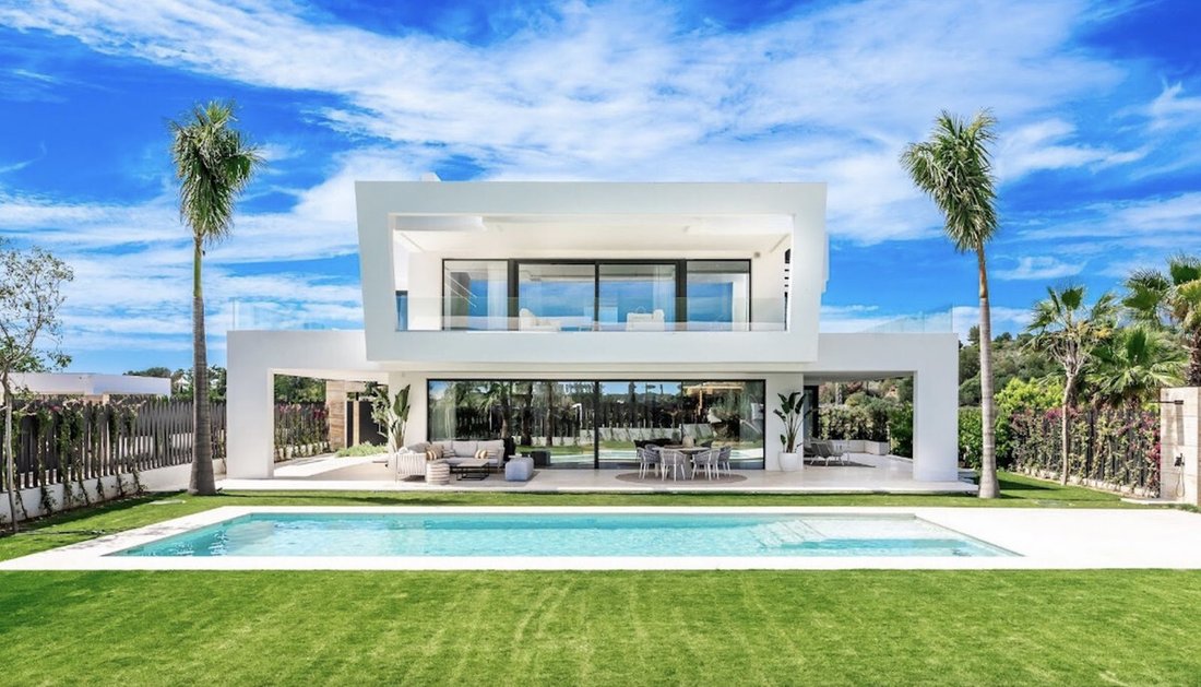 Villa in Puerto Banus, Marbella, Spain 1 - 16209960