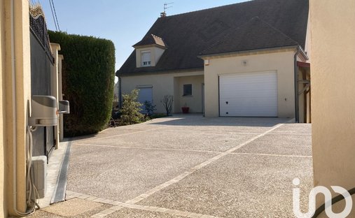 Seine Et Marne 19th Century Castle 4 Hectares Of Parkland