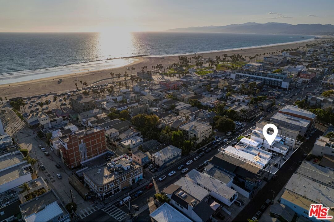 Autres à Los Angeles, Californie, États-Unis 3 - 16214238