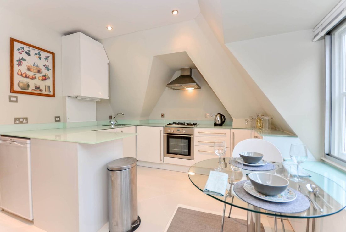 Apartment in Campden Hill, Kensington And Chelsea, England 4 - 16209520