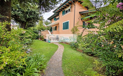 Villa in Focette, Pietrasanta, Italy 1