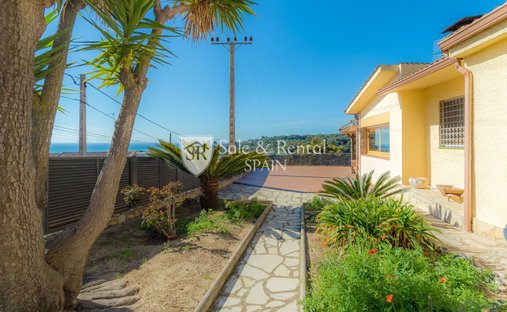 Chalet in Santa Susanna, Catalonia, Spain 1