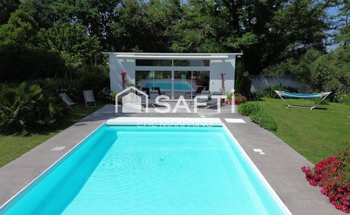 Elegant 18th Century Manor With Towers In The Heart Of Gascony