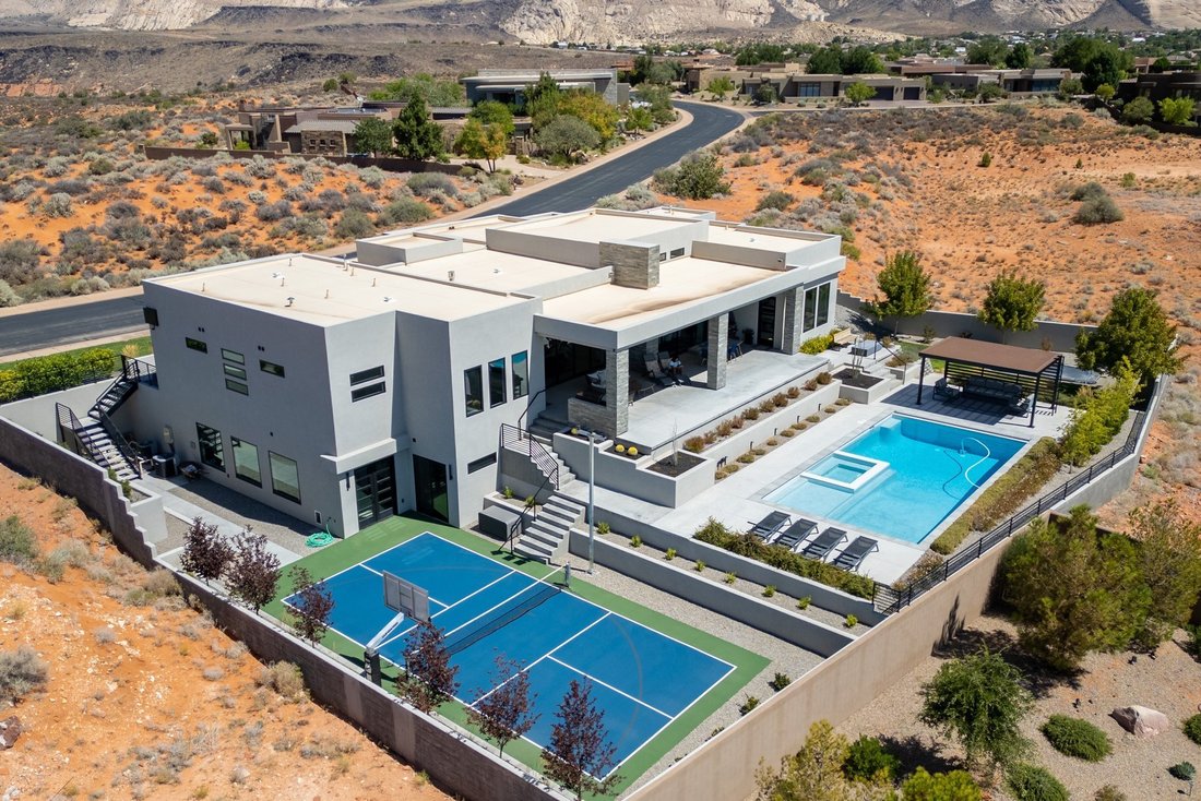 Breathtaking Unobstructed Views Of Red Cliff In St. George, Utah ...