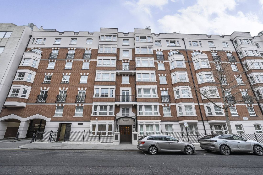 Apartment in Campden Hill, Kensington And Chelsea, England 2 - 16211586