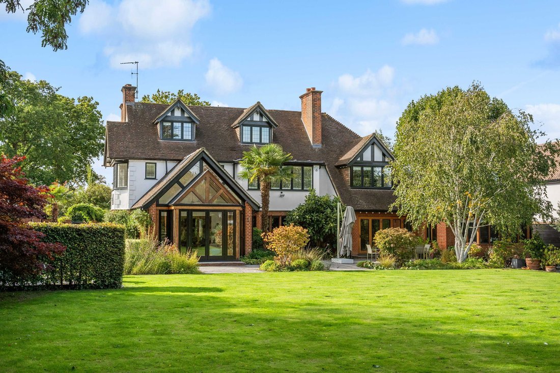 6 Bedroom Detached House For Sale In In Brentwood England United 6-bedroom-detached-house-for-sale-in-in-brentwood-england-united