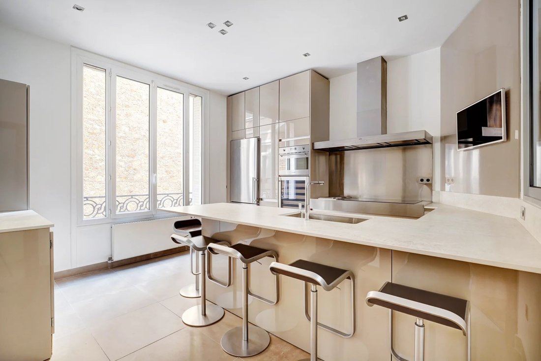 Apartment in Porte Dauphine, Paris 16e Arrondissement, Paris 4 - 16209378