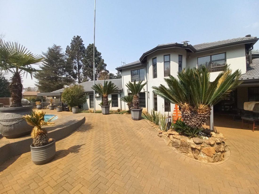 Farm Ranch in Vanderbijlpark, Gauteng, South Africa 1 - 16210435