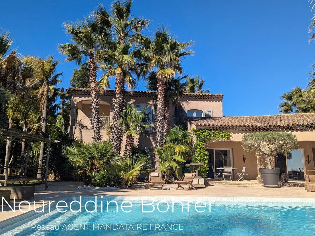 House in Grimaud, Provence-Alpes-Côte d'Azur, France 1 - 16219639