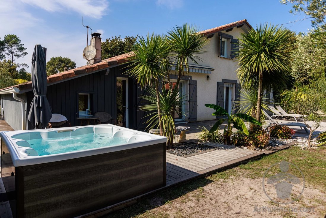 Estate in Sanguinet, Nouvelle-Aquitaine, France 2 - 15069966