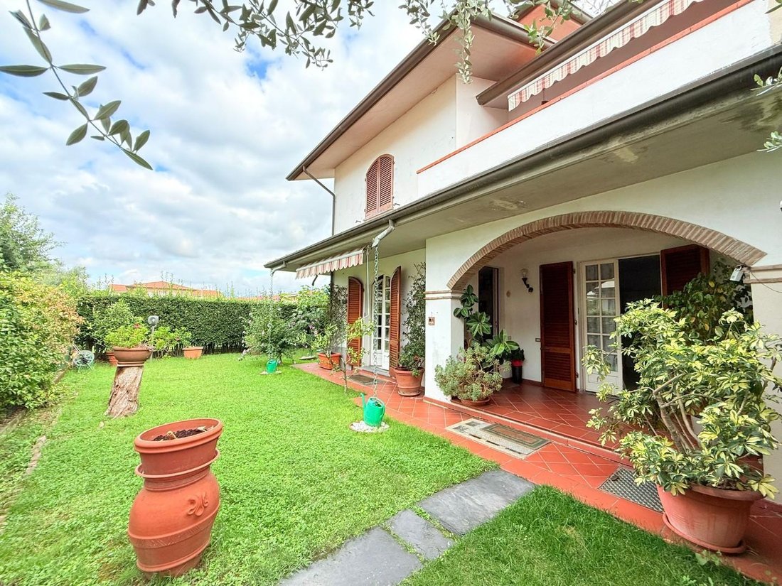 Country House in Marina di Massa Centro, Massa, Italy 1 - 16211987