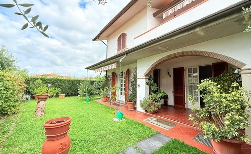 Casa di campagna a Marina di Massa Centro, Massa, Italia 1