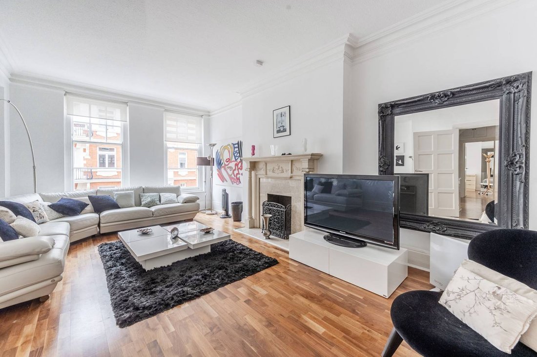 Apartment in Brompton, Kensington And Chelsea, England 2 - 16209478