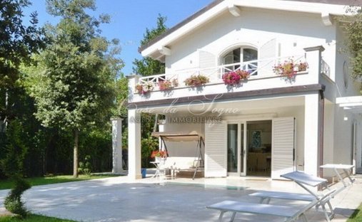 Villa in Center, Forte dei Marmi, Tuscany 1
