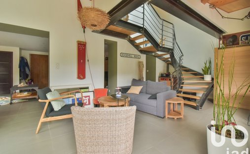 Castle for Sale in La Ferté-Bernard, Pays de la Loire, France