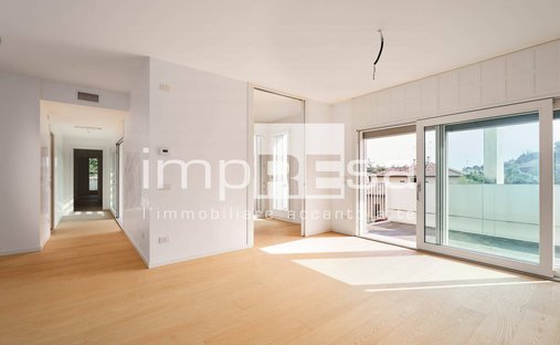 Apartment in Cathedral - Piazza dei Signori, Treviso, Italy 1