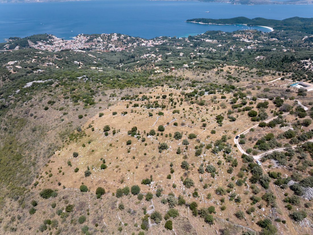 Land in Northern Corfu, Peloponnese, Western Greece and the Ionian, Griechenland 3 - 16219808