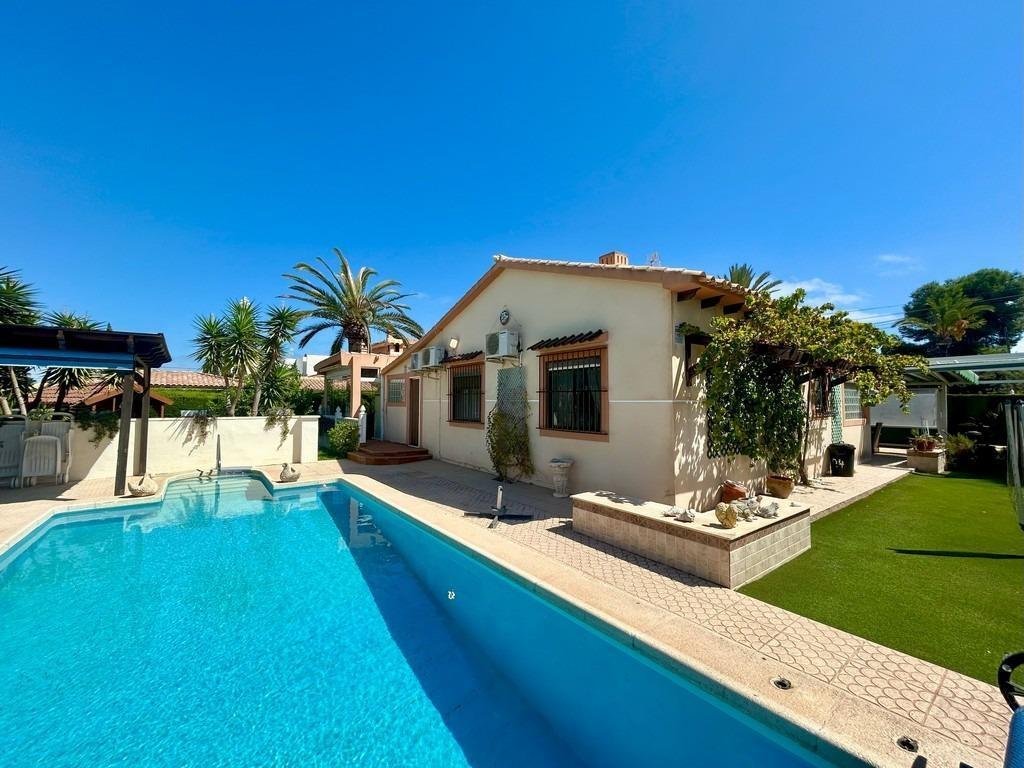 Villa in Cabo Roig, Orihuela, Valencian Community 1 - 16216601