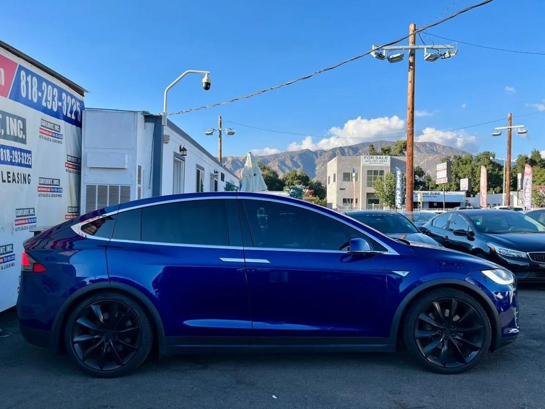 Suv in Sunland, CA, United States 5 - 16063178