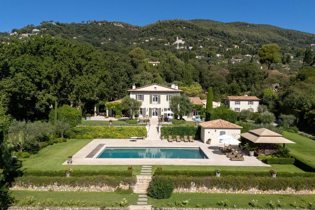 Estate in Grasse, Provence-Alpes-Côte d'Azur, France 1 - 16211413