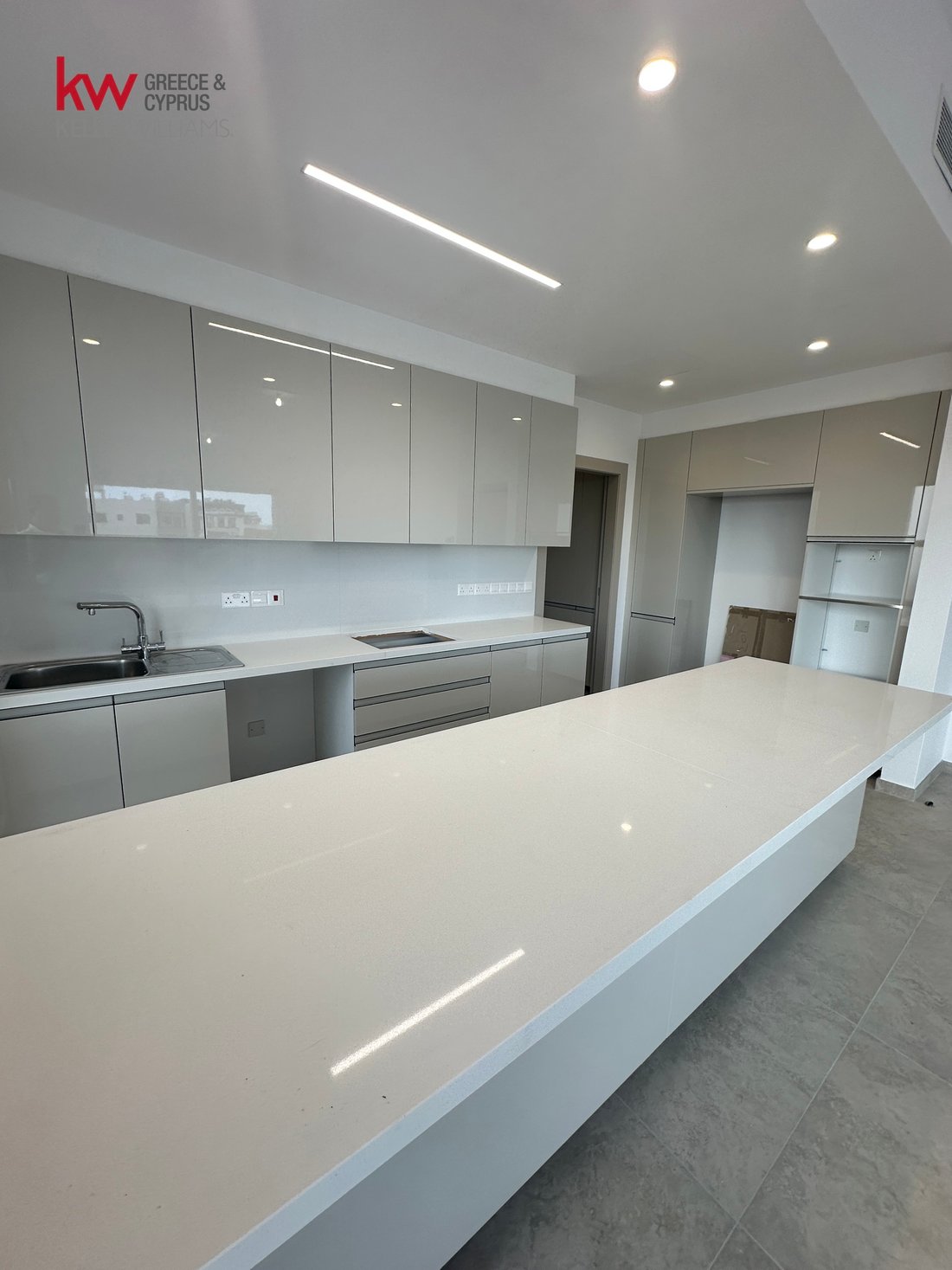 Apartment in Mesa Geitonia, Limassol, Cyprus 4 - 16213254