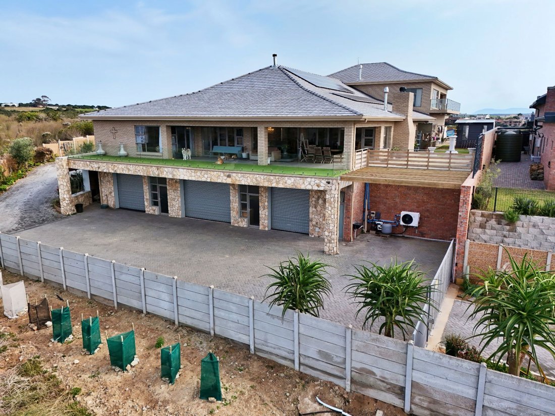 House in Still Bay West, Western Cape, South Africa 2 - 16211565