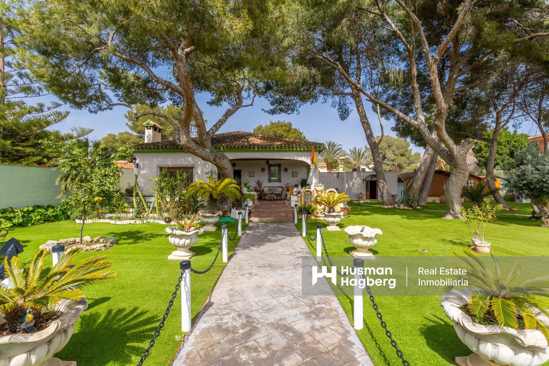Villa in Dehesa de Campoamor, Orihuela, Valencian Community 2 - 15406656