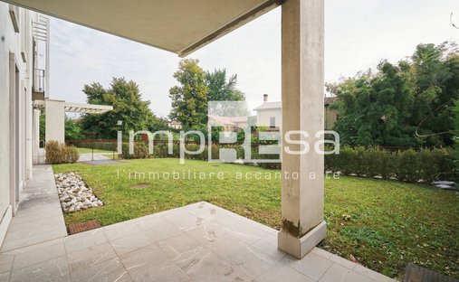 Apartment in Cathedral - Piazza dei Signori, Treviso, Italy 1