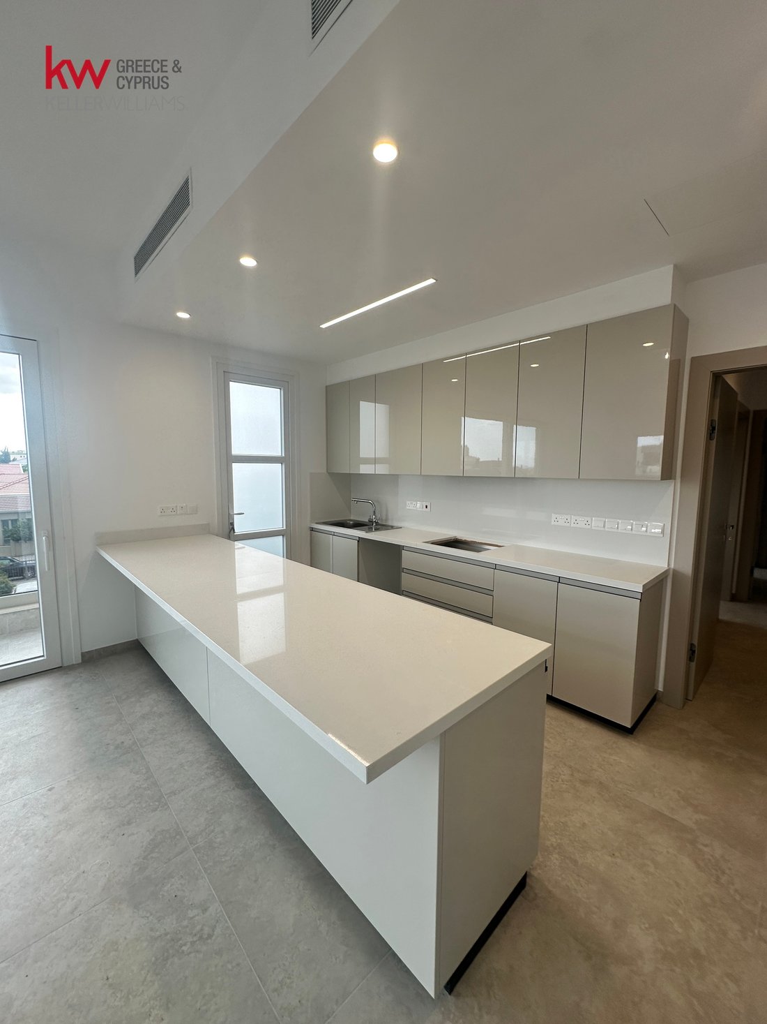 Apartment in Mesa Geitonia, Limassol, Cyprus 1 - 16213254