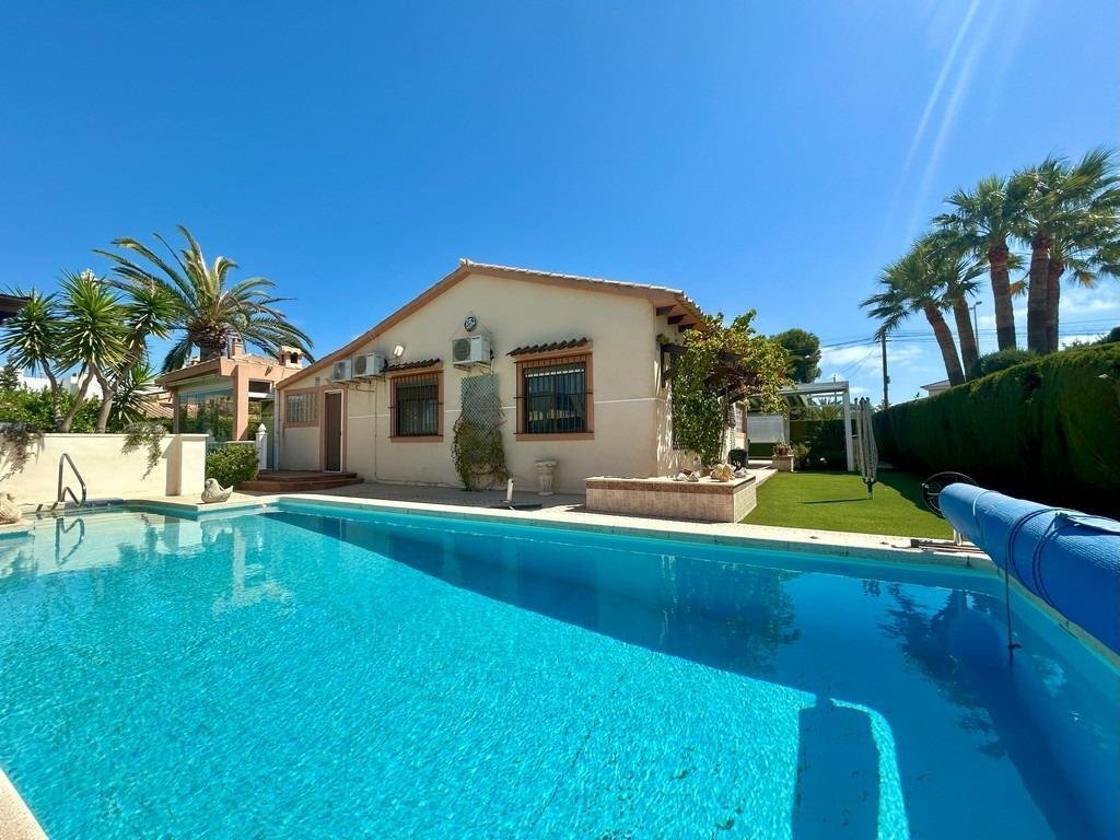 Villa in Cabo Roig, Orihuela, Valencian Community 2 - 16216601