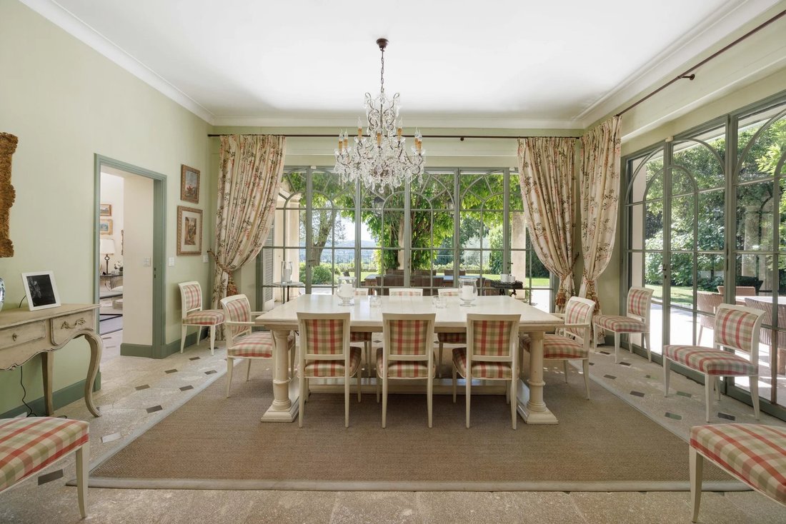 Estate in Grasse, Provence-Alpes-Côte d'Azur, France 4 - 16211413