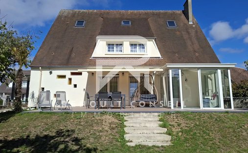 Castle for Sale in Évreux, Normandy, France