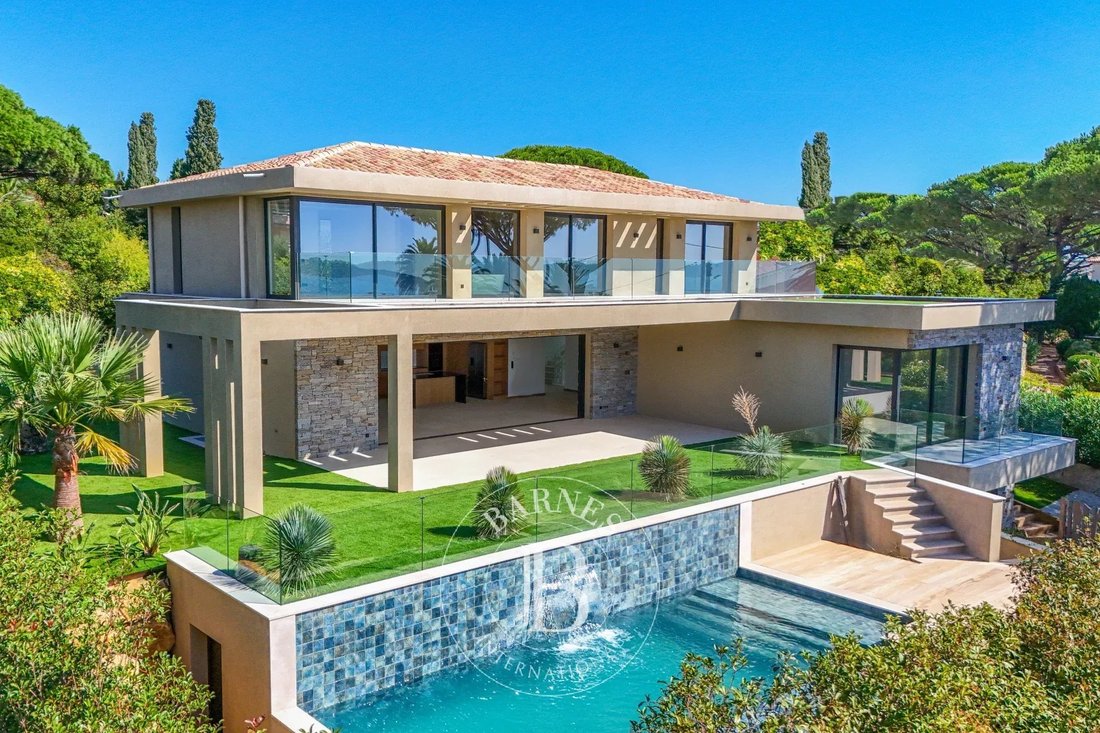 Villa in Les Bouteillers, Sainte-Maxime, France 1 - 12319689