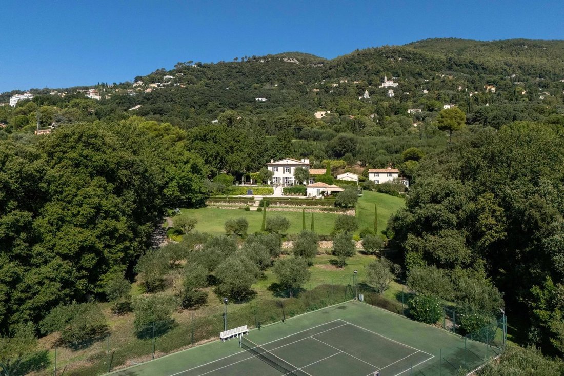 Estate in Grasse, Provence-Alpes-Côte d'Azur, France 2 - 16211413