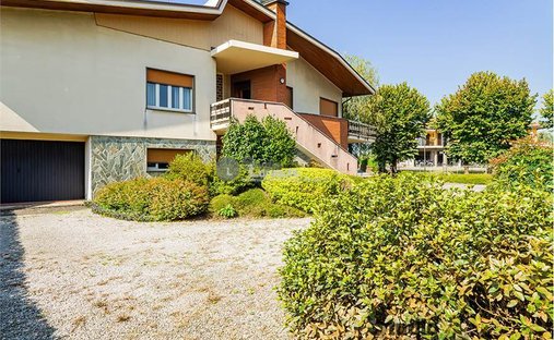 Villa in Sirone, Lombardei, Italien 1