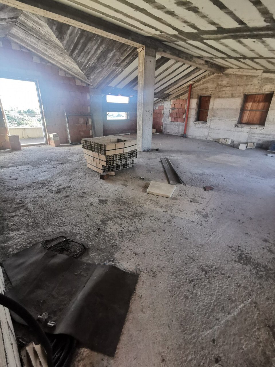 Palazzo Catanzaro: A Canvas of Calabria’s Golden Light & Sea Whispers - 5