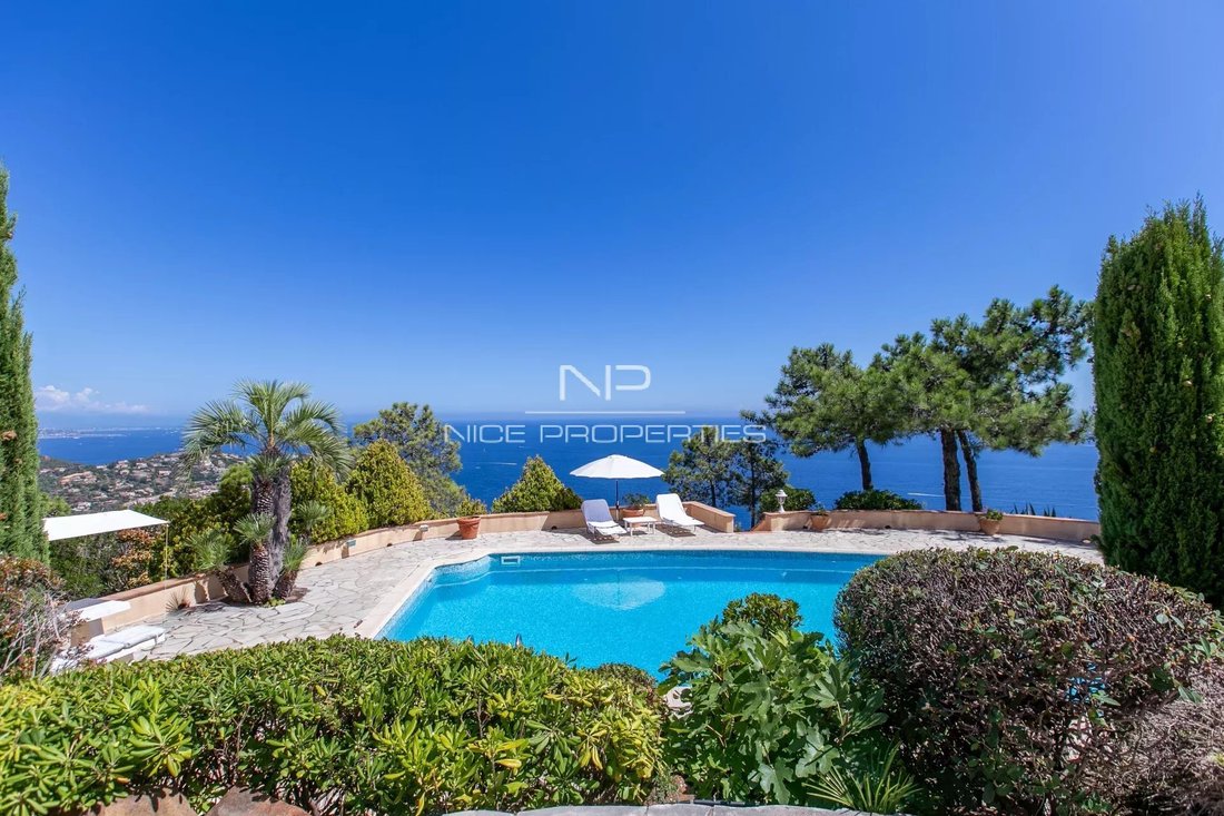 Villa en Théoule-sur-Mer, Provenza-Alpes-Costa Azul, Francia 1 - 16220542